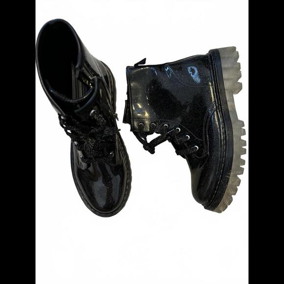 CLOSET CLOSING! LAST CHANCE NWOT Steve Madden Black Glitter Chunky Combat Boots - Picture 1 of 5